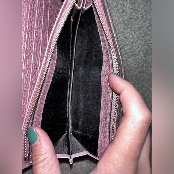 GUCCI TAUPE / BALLET PINK SWING LEATHER CONTINENTAL WALLET - Picture 8 of 15